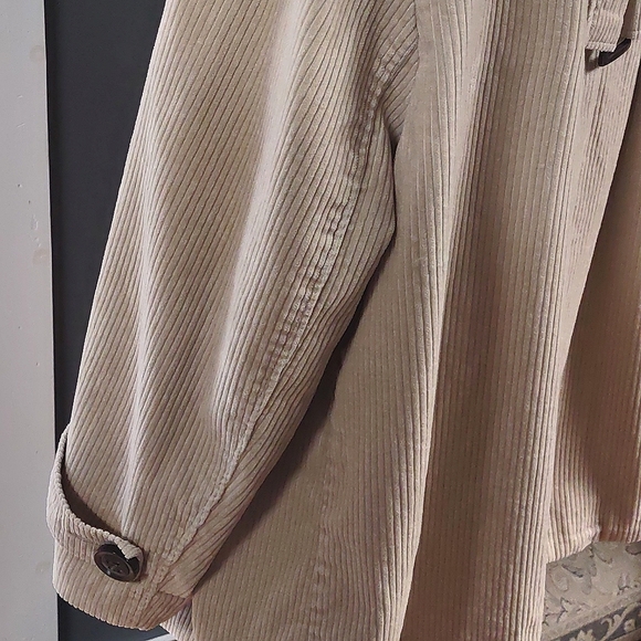 ✨Host Pick✨ Women's Corduroy Tan Jacket - Picture 11 of 13